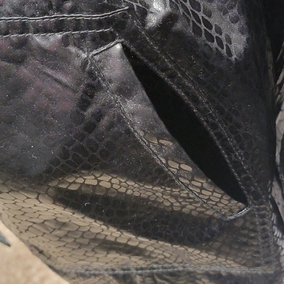 Chicos Womens Black Faux Snakeskin Zip Up & Snap w/ Belt Size 2 (Large) #521 - Picture 7 of 12